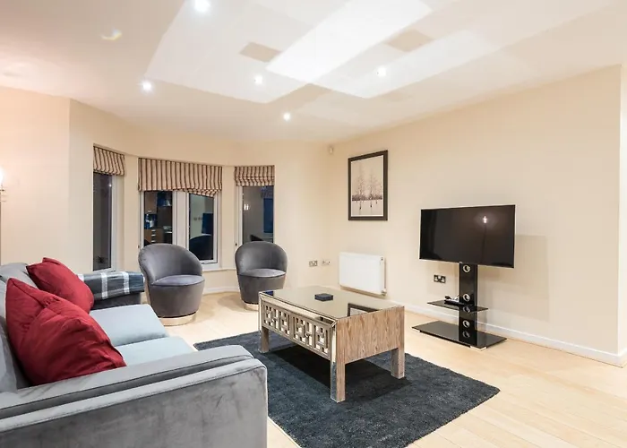 Modern Smart Open Plan Living With Free Parking