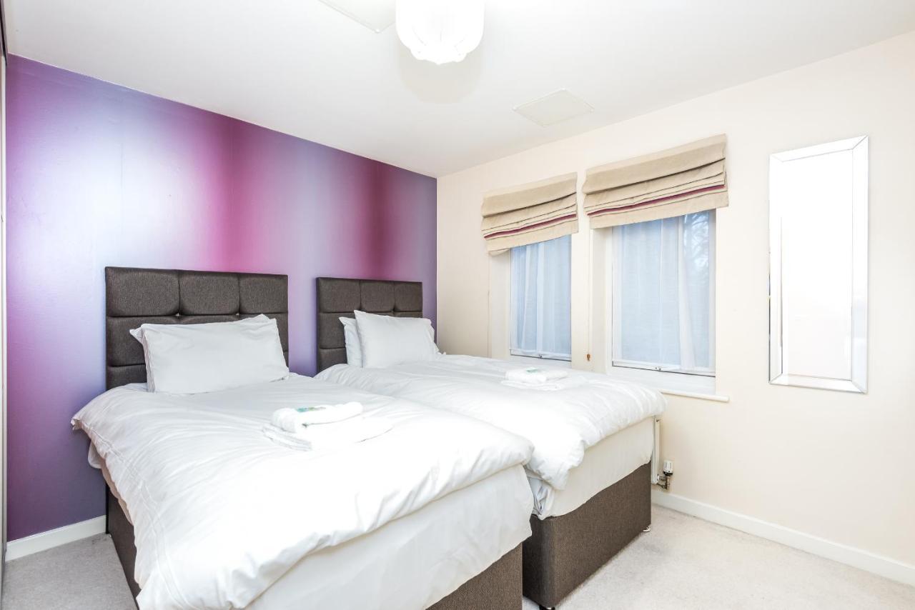 Modern Smart Open Plan Living With Free Parking Apartamento